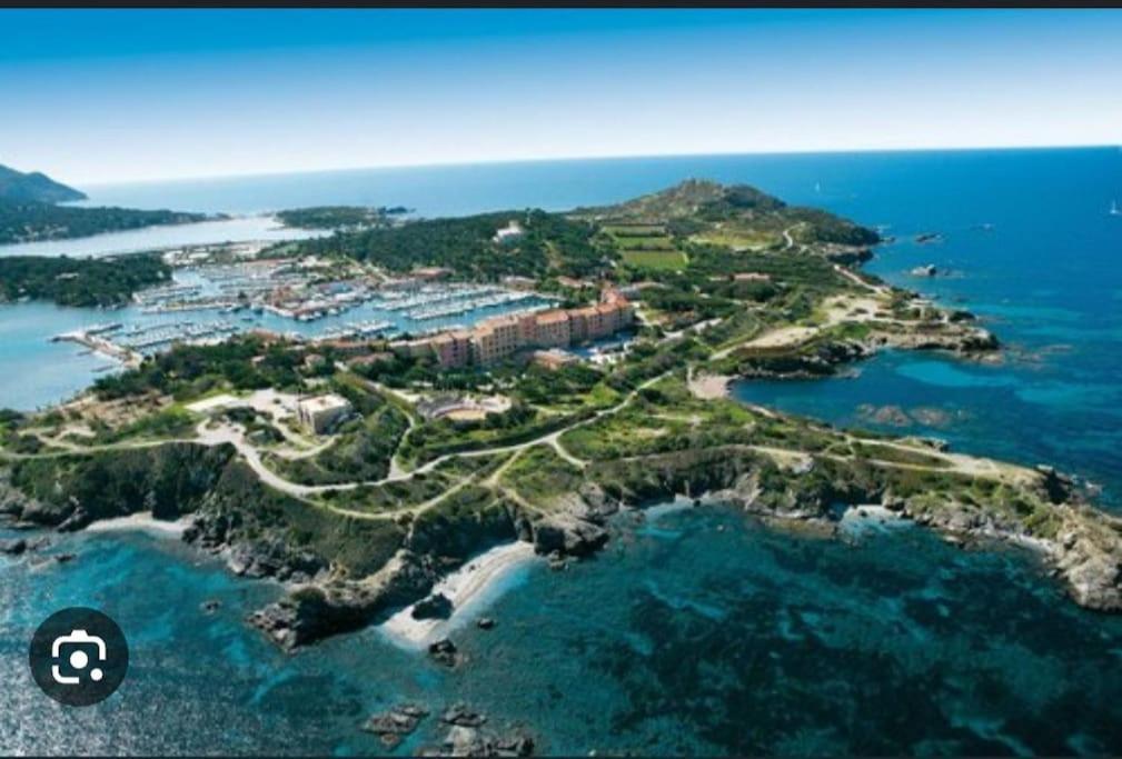 Au Calme A 2Min Mer Parking Balcon Wifi Clim! Six-Fours-les-Plages Bagian luar foto